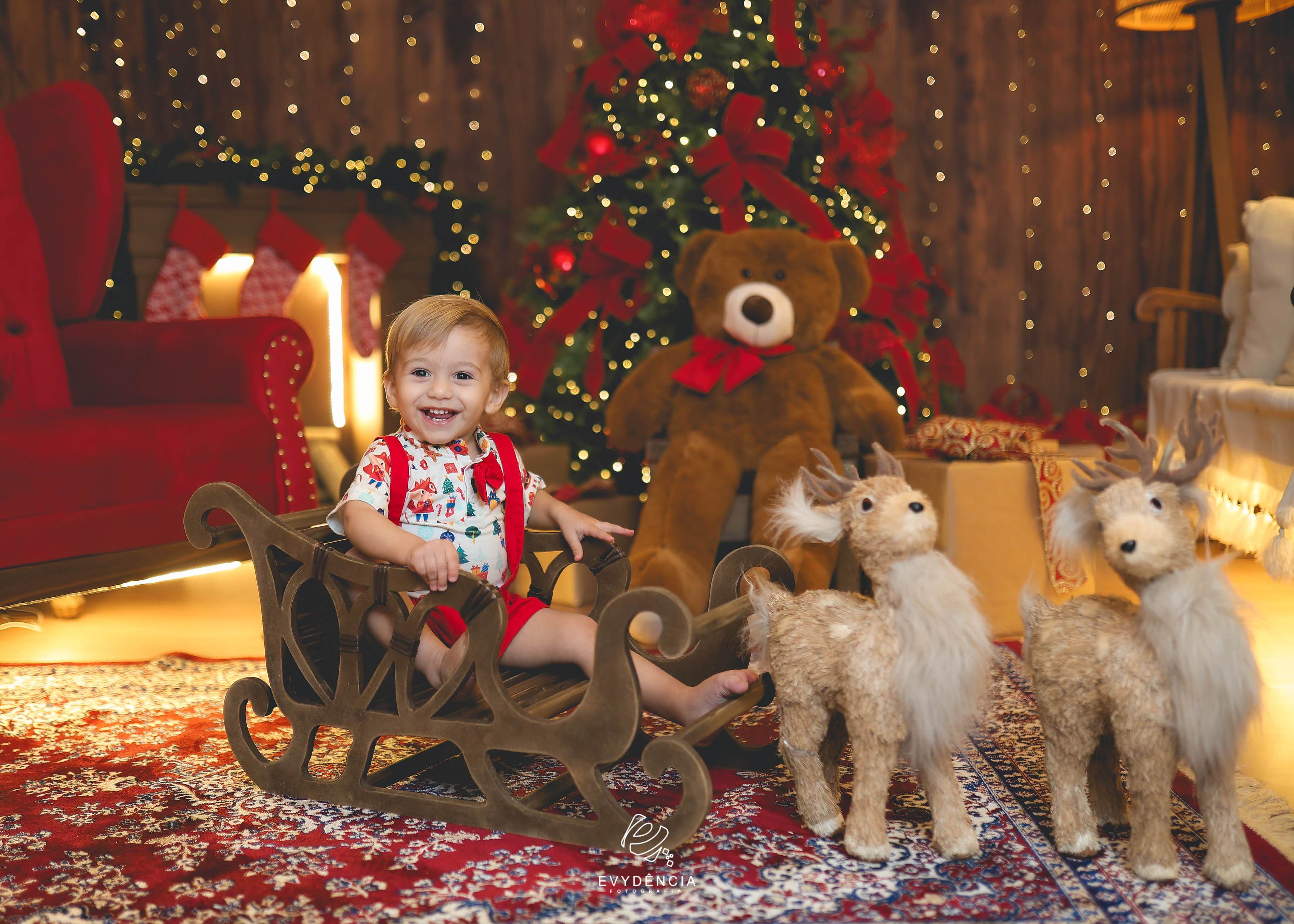 Familia em ensaio de Natal no Estúdio Evydência em Tijucas